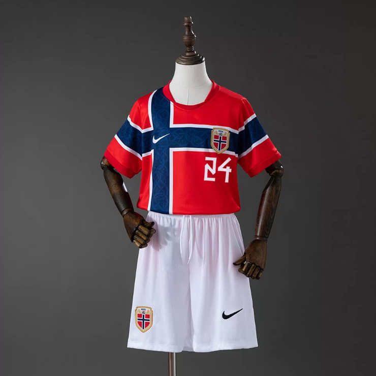 Norge VM 2026 Landslagsdrakt Hjemmedrakt Barn Henrik Falchener 24 Fotballdraktsett