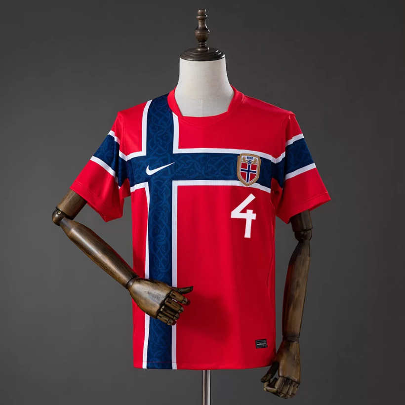 Norge hjemmedrakt VM 2026 herre Leo Østigård 4 kortermet fotballdrakt